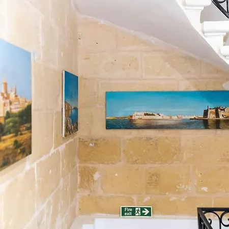 Exclusive Seafront Townhouse Sliema, Valletta Sea View * 斯利马