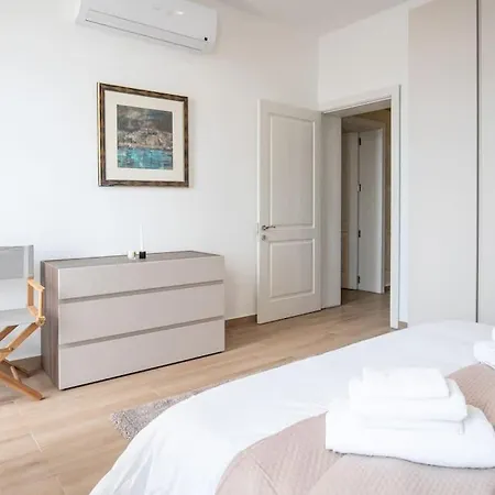 Exclusive Seafront Townhouse Sliema, Valletta Sea View 別荘 スリーマ