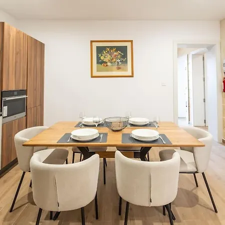 Seafront Townhouse , Valletta Sea View * Sliema