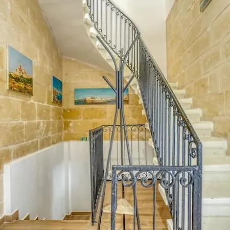 Exclusive Seafront Townhouse Sliema, Valletta Sea View Prázdninový dům *