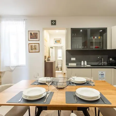 Exclusive Seafront Townhouse Sliema, Valletta Sea View Prázdninový dům *