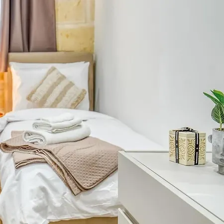 Exclusive Seafront Townhouse Sliema, Valletta Sea View Prázdninový dům