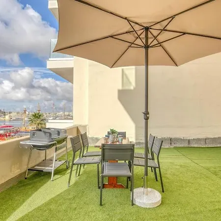Prázdninový dům Exclusive Seafront Townhouse Sliema, Valletta Sea View *