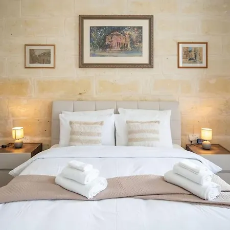 Exclusive Seafront Townhouse Sliema, Valletta Sea View * 斯利马