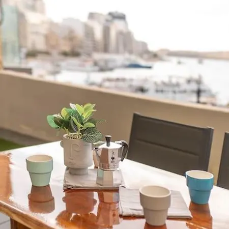 Exclusive Seafront Townhouse Sliema, Valletta Sea View 度假居 斯利马