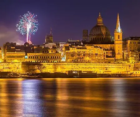 Exclusive Seafront Townhouse Sliema, Valletta Sea View *