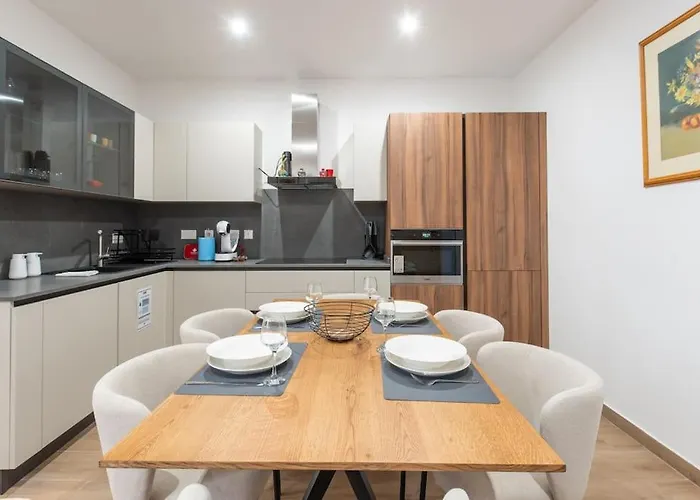 Exclusive Seafront Townhouse Sliema, Valletta Sea View * Σλιέμα