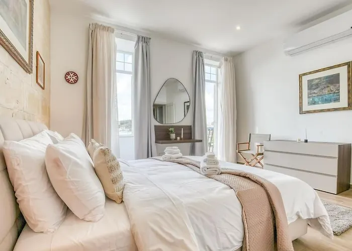 Exclusive Seafront Townhouse Sliema, Valletta Sea View * Σλιέμα