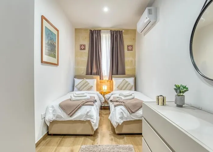 Casa de Férias Exclusive Seafront Townhouse Sliema, Valletta Sea View Sliema