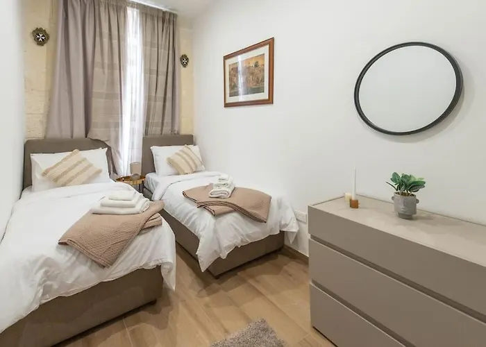 Casa de Férias Exclusive Seafront Townhouse Sliema, Valletta Sea View