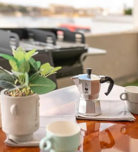 Σπίτι διακοπών Exclusive Seafront Townhouse Sliema, Valletta Sea View *