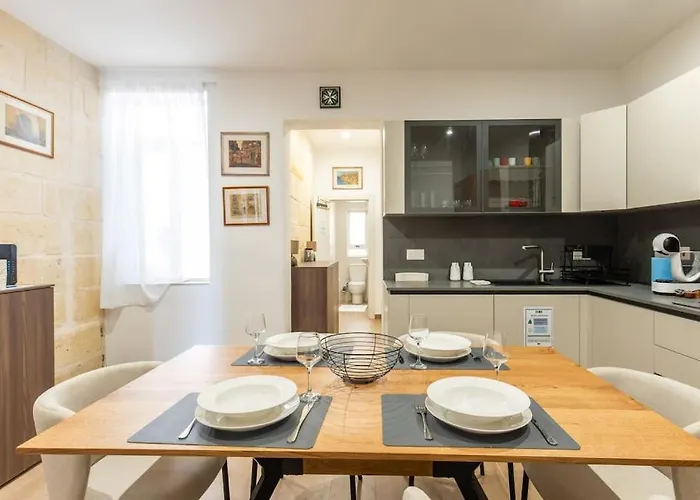 Exclusive Seafront Townhouse Sliema, Valletta Sea View Σπίτι διακοπών *