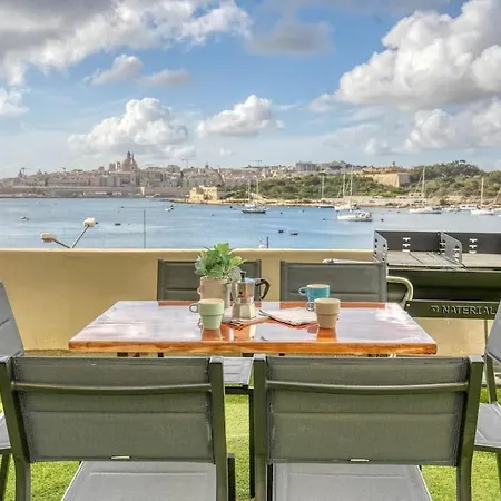 Exclusive Seafront Townhouse Sliema, Valletta Sea View סליאמה